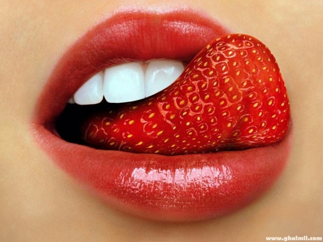 sexy_strawberry1